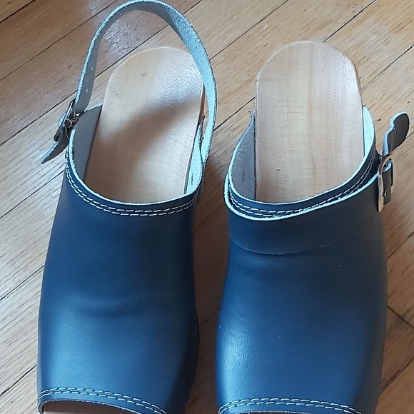 Swedish Clogs - Picture 6 of 7